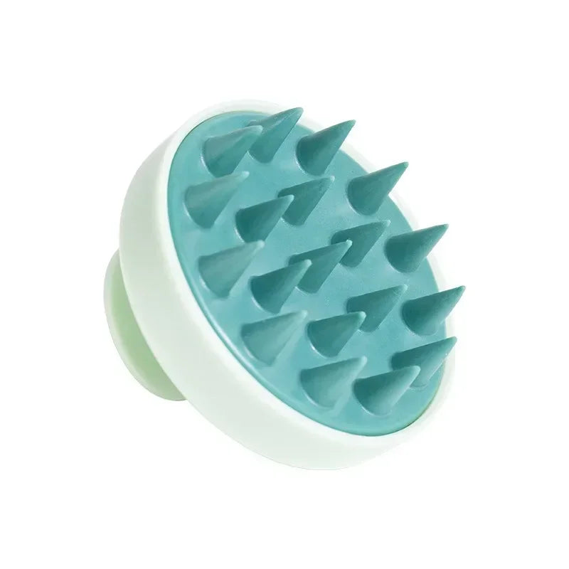 Brosse Shampoing Anti-Pelliculaire : L'Accessoire Essentiel pour un Cuir Chevelu Sain, à Compléter avec Notre Huile Purifiante.